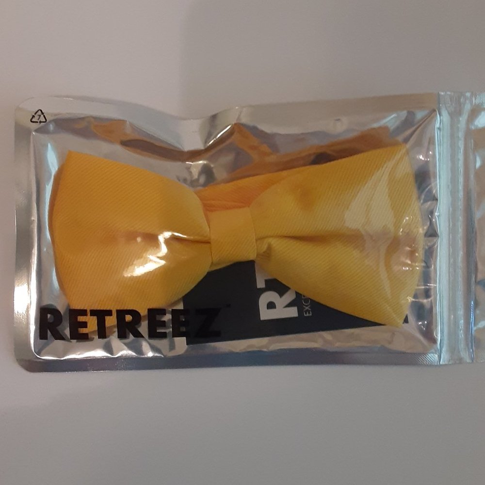 Retreez pre-tied bowtie in yellow